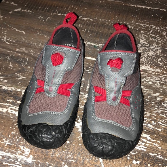 teva proton water shoes